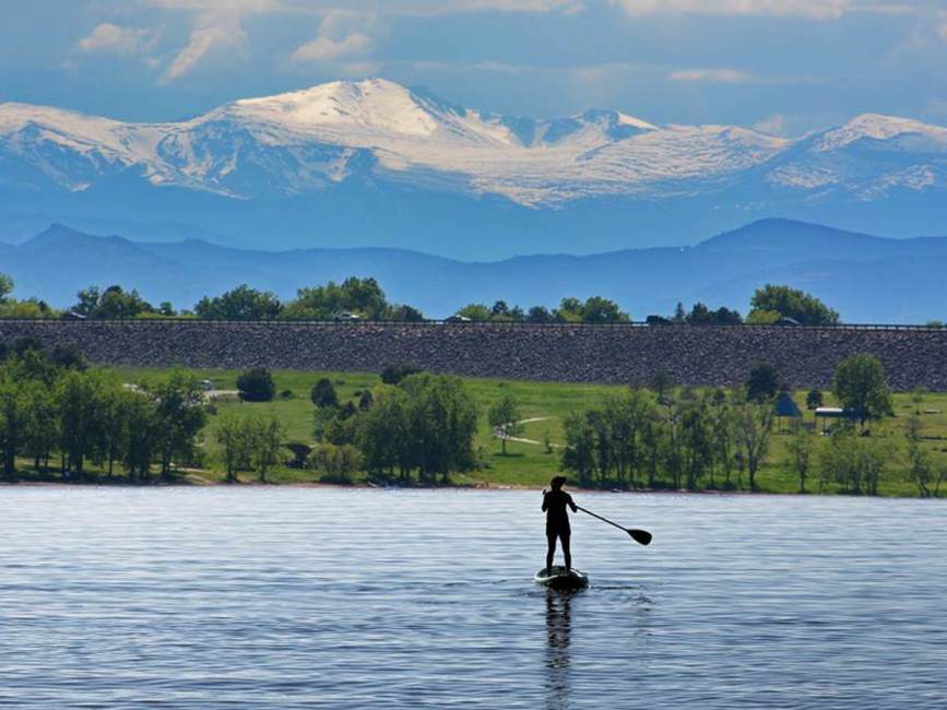 Cherry Creek Reservoir // Discover the best places to SUP in Colorado this summer with the best Rocky Mountain views, calm waters, and quiet solitude.